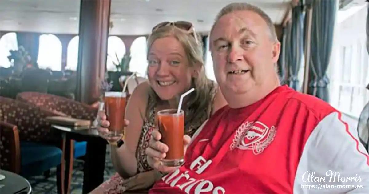 Alan and Tracy drinking Bloody Marys on the Victoria Selina.