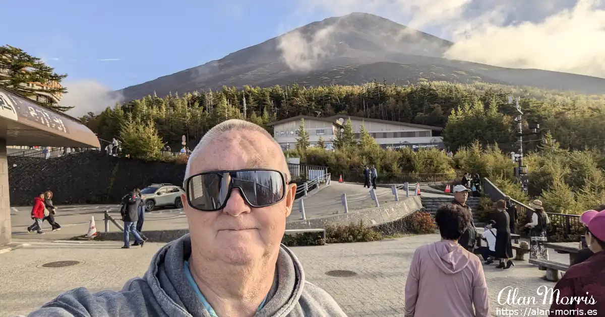 Alan Morris at Mount Fuji, Honshu, Japan.