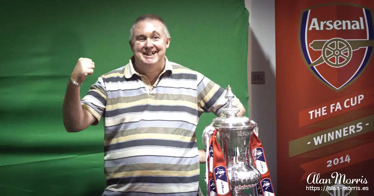 Alan Morris with the FA cup in the Emirates Stadium.