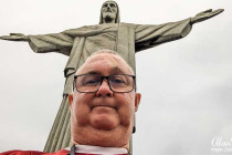 Alan Morris, next to the Christ the Redeemer statue.