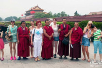 Girls & monks outside the Forbidden City.