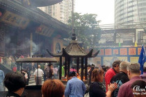 Incense burner at the Jade Buddha temple.