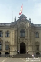 Soldiers on guard at the door to the Government Palace, Lima. Soldiers on guard at the door to the Government Palace, Lima.