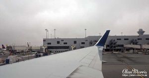 Wing of a Delta aeroplane in LAX.