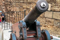 Canon by the Royal Palace of La Almudaina in Palma Mallorca.