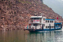 Small cruise boat like the one I was on as I went up the Shennong Stream.