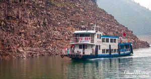 Small cruise boat like the one I was on as I went up the Shennong Stream.