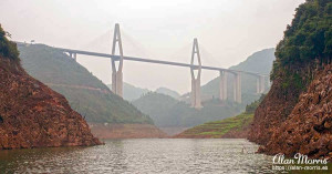 The Yangsigang Bridge crossing the Yangtze River. The Yangsigang Bridge crossing the Yangtze River.