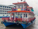 The small boat I went up the Shennong Stream leaves the Yangtze River dock.