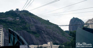 Cable car going up towards Sugarloaf Mountain.