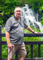 Alan Morris in the Xiling Gorge. Alan Morris in the Xiling Gorge.
