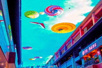 Large video screen that forms the roof of a shopping centre in Xi´an.