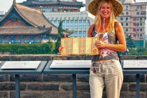 Melanie Lunn on top of the wall around Xi´an