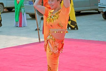 Acrobat performing in the Welcome Ceremony at Xián City Walls.