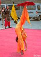 Acrobat at Xi´an City Walls. Acrobat at Xi´an City Walls.