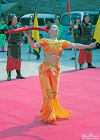 Balance routine in the Welcome Ceremony at Xián City Walls. Balance routine in the Welcome Ceremony at Xián City Walls.